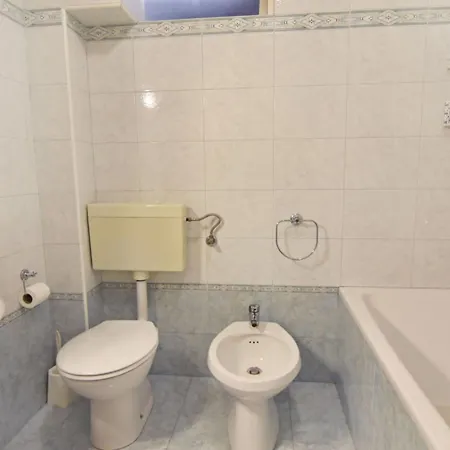Mit Zwei Schlafzimmern In Strandnaehe By Interhome Apartmán Bašanija