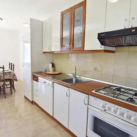 Mit Zwei Schlafzimmern In Strandnaehe By Interhome Apartmán Bašanija