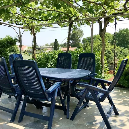 Mit Zwei Schlafzimmern In Strandnaehe By Interhome