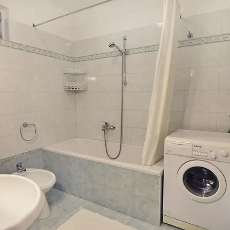 Mit Zwei Schlafzimmern In Strandnaehe By Interhome Apartman Bašanija